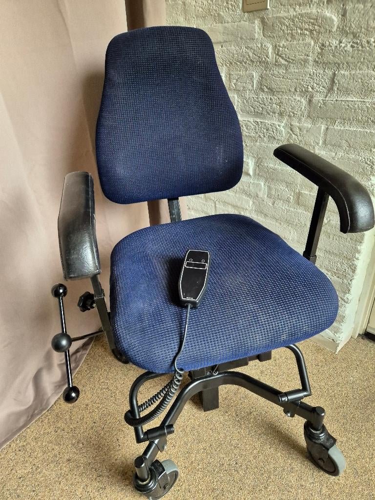 TRIPPELSTOEL electrisch MEYRA, Ophalen, Gebruikt