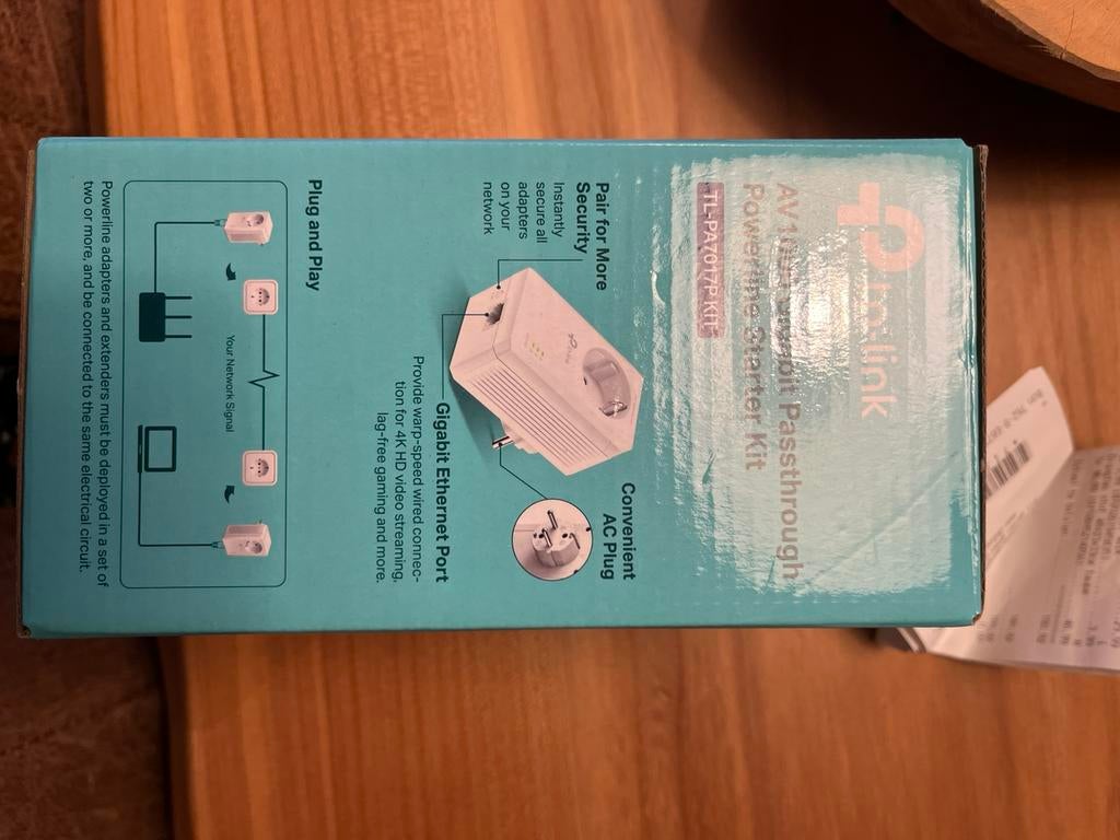 TP-Link AV1000 Gigabit Passthrough Powerline Starter Kit, Computers en Software, Netwerk switches, Ophalen