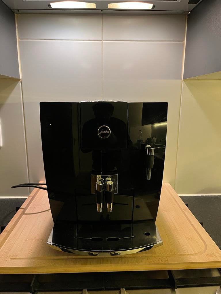 Jura Koffiemachine - Weinig Gebruikt, Afneembaar waterreservoir, Koffiemachine, Zo goed als nieuw, 2 tot 4 kopjes