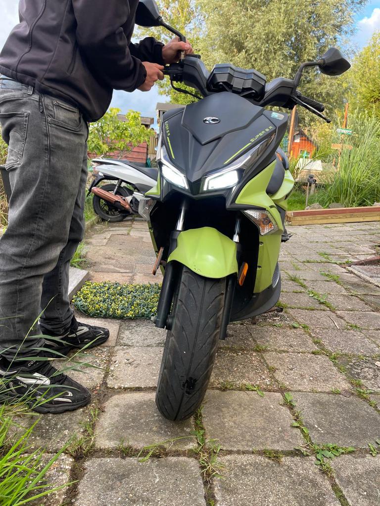 Kymco super 8r | onderdelen | 2023 model, Fietsen en Brommers, Scooters | Kymco, Maximaal 45 km/u, Ophalen of Verzenden, Zo goed als nieuw