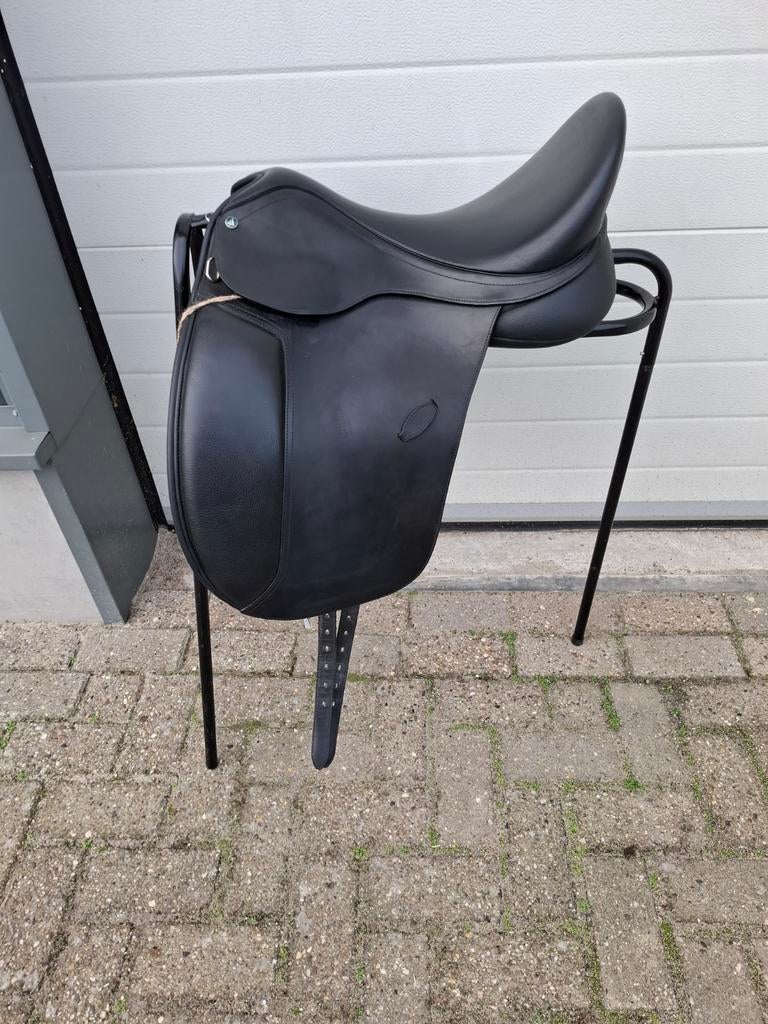 (Sale)!!! Arena dressuurzadel 17 5, Dieren en Toebehoren, Paarden en Pony's | Zadels, Dressuur, Ophalen of Verzenden, Zo goed als nieuw