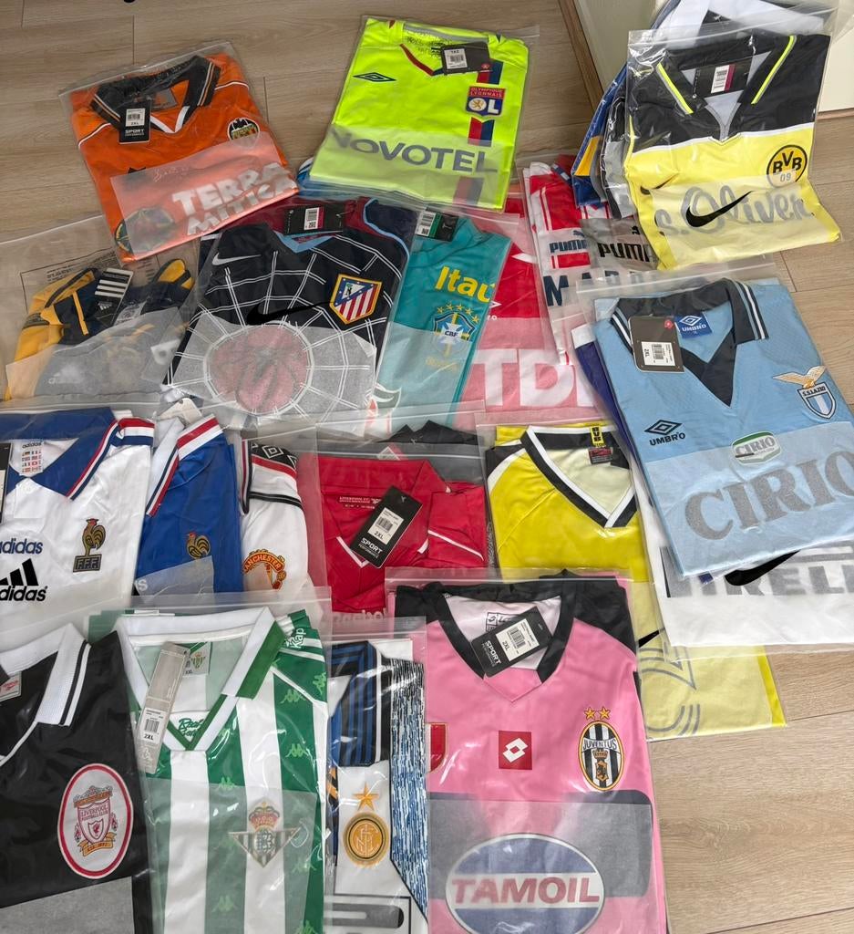 25€ retro voetbalshirts maten L en XL voetbalshirt, Ophalen of Verzenden, Nieuw, Overige maten