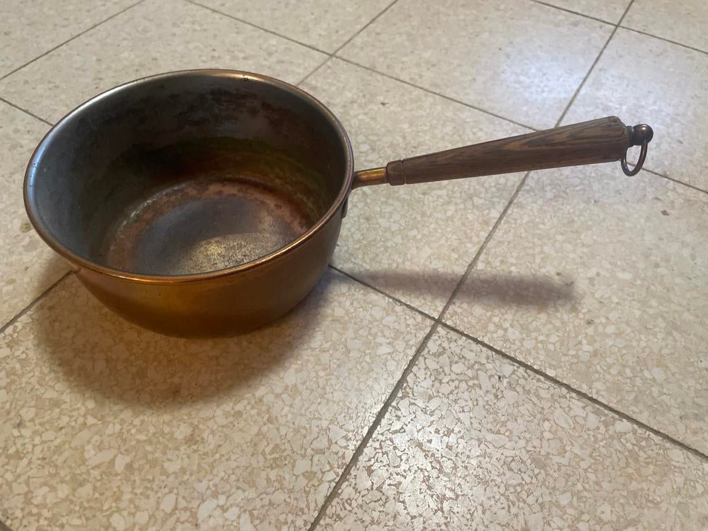 Koperen steelpan met houten handvat, Ophalen of Verzenden, Gebruikt, Overige materialen, Koekenpan of Braadpan
