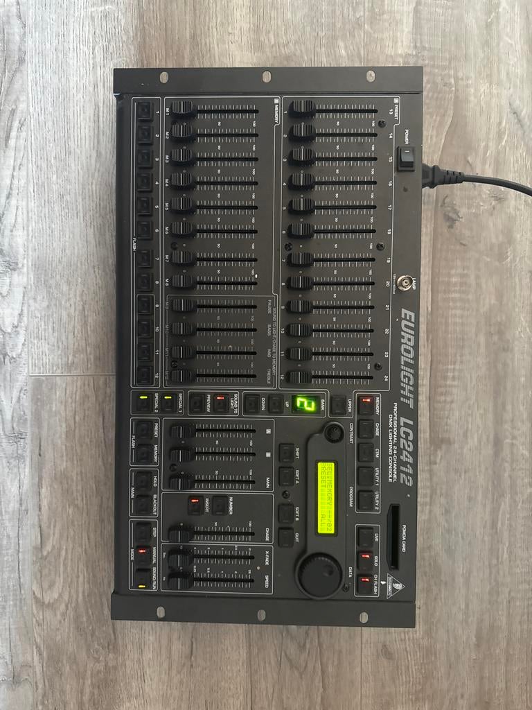 Behringer EuroLight LC2412 DMX Lichtsturing, Ophalen of Verzenden, Zo goed als nieuw