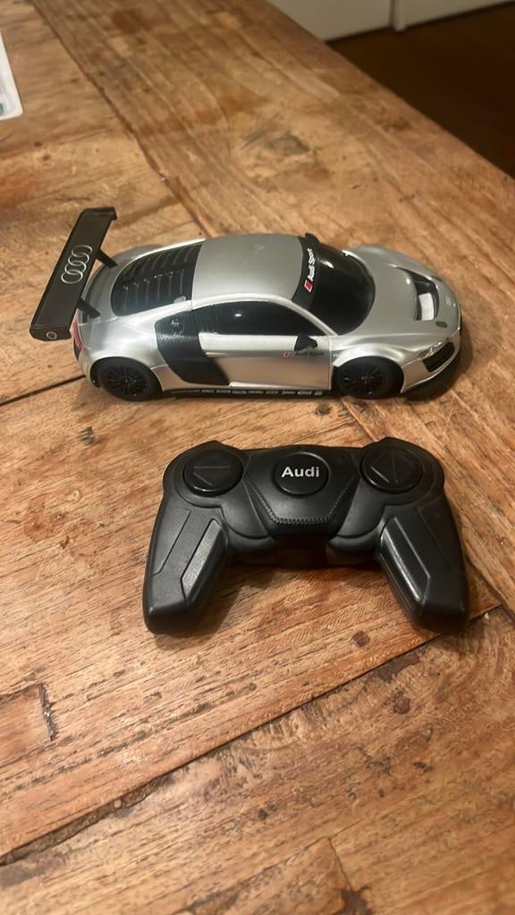 Audi afstandsbestuurbare auto, Hobby en Vrije tijd, Modelauto's | 1:24, Ophalen of Verzenden, Gebruikt, Auto, Overige merken