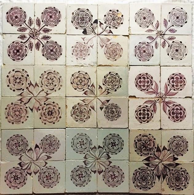 Tegels Antiek Friesland Mangaan Rozen op Steel, Ophalen of Verzenden