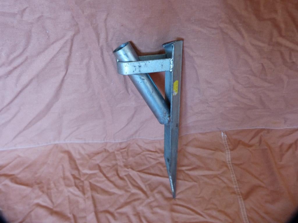 Grondpen vlaggenstok of tentstok verzinkt max. 26mm degelijk, Ophalen, Gebruikt