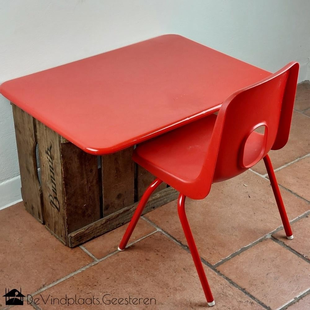 Rode Ikea kinderstoel met opklaptafel, Kinderen en Baby's, Kinderstoelen, Ophalen, Gebruikt, -, Ikea