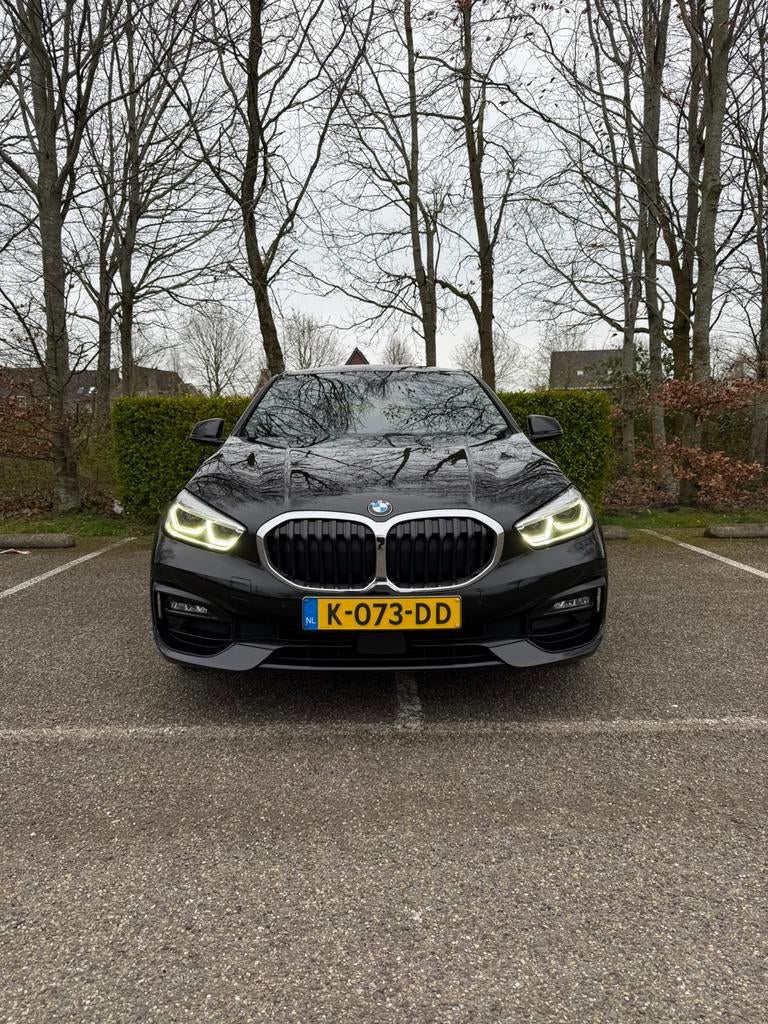 BMW 1-Serie 118i 136pk Aut 2020 Zwart, 136 pk, 1295 kg, Zwart, Bruin