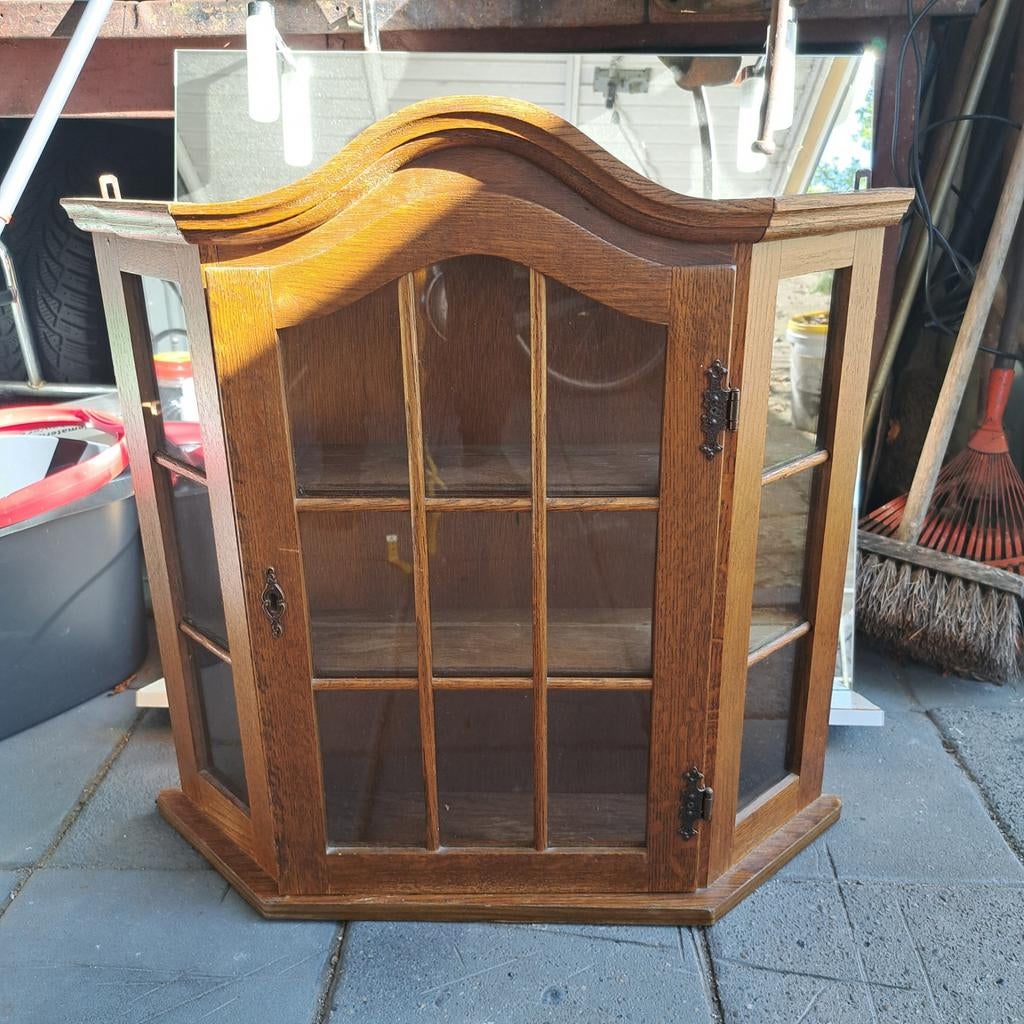 Vintage houten wandkastje met glazen deurtjes, Ophalen of Verzenden