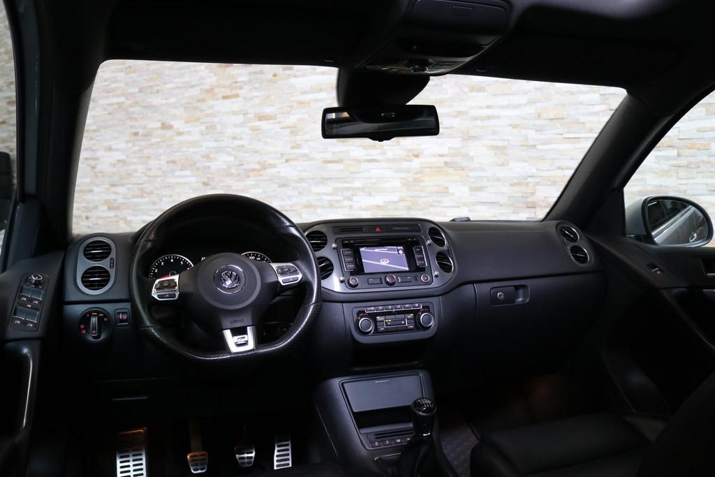 Volkswagen Tiguan 1.4 TSI Sport&Style R-line Edition | PANO, Voorwielaandrijving, Euro 5, 15 km/l, Gebruikt
