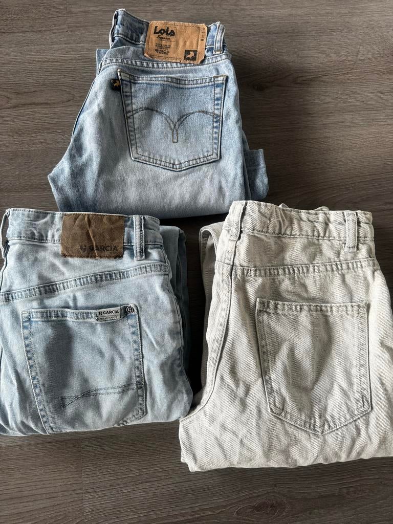 Drie spijkerbroeken: Lois, Garcia en een lichte jeans, Ophalen, Gedragen, Blauw, Overige jeansmaten