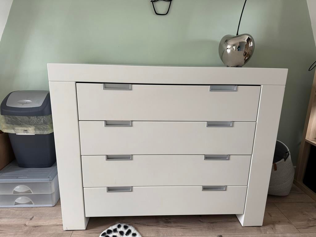 Witte commode met 4 lades + kast, Ophalen, Gebruikt, 50 tot 70 cm, 100 cm of meer
