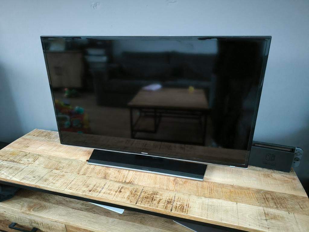 Samsung 40" 4K UHD Smart TV UE40HU6900S, Ophalen, 50 Hz, Zo goed als nieuw, Samsung