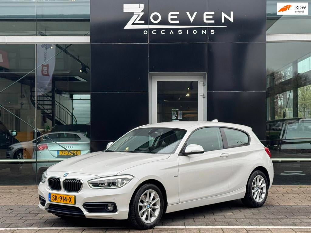 BMW 1-serie 118i Centennial High Executive, Gebruikt, 1290 kg, 4 stoelen, Wit