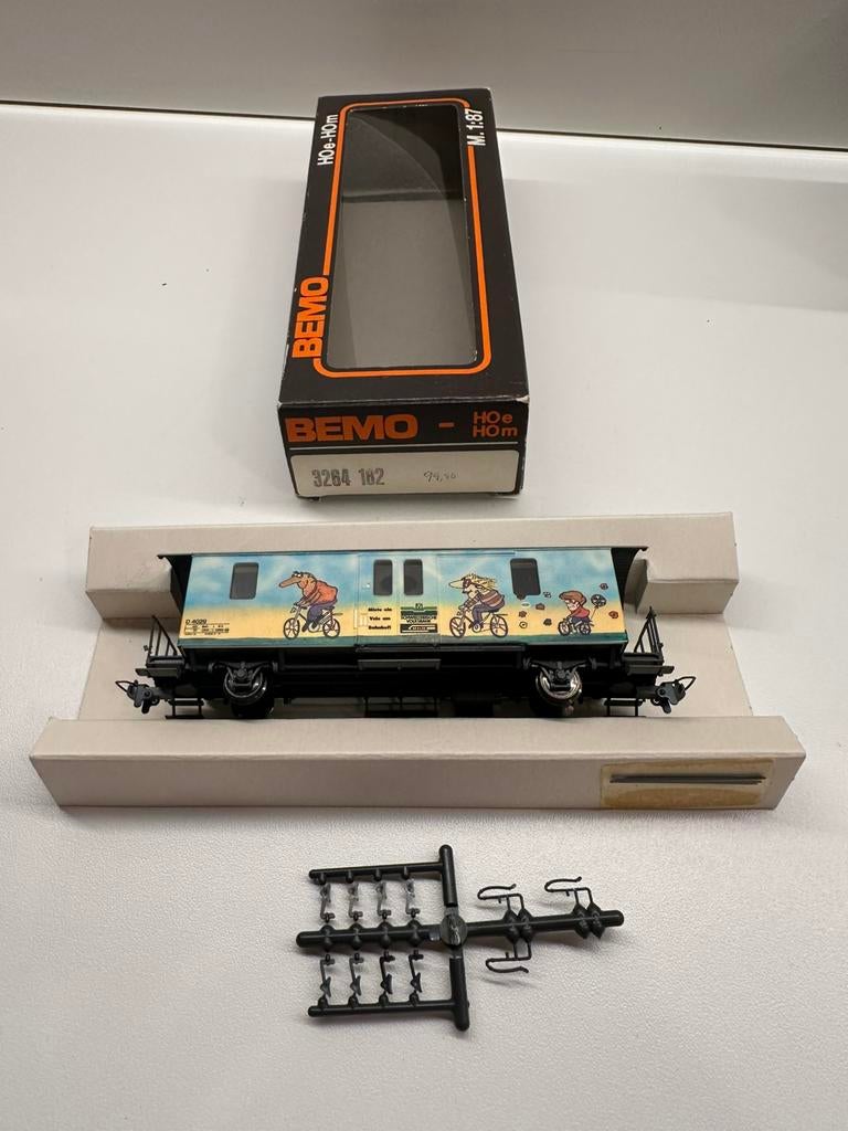 Bemo, Fietsenwagon van de Rhatische Bahn, Hobby en Vrije tijd, Ophalen of Verzenden, Zo goed als nieuw, Gelijkstroom, Overige merken