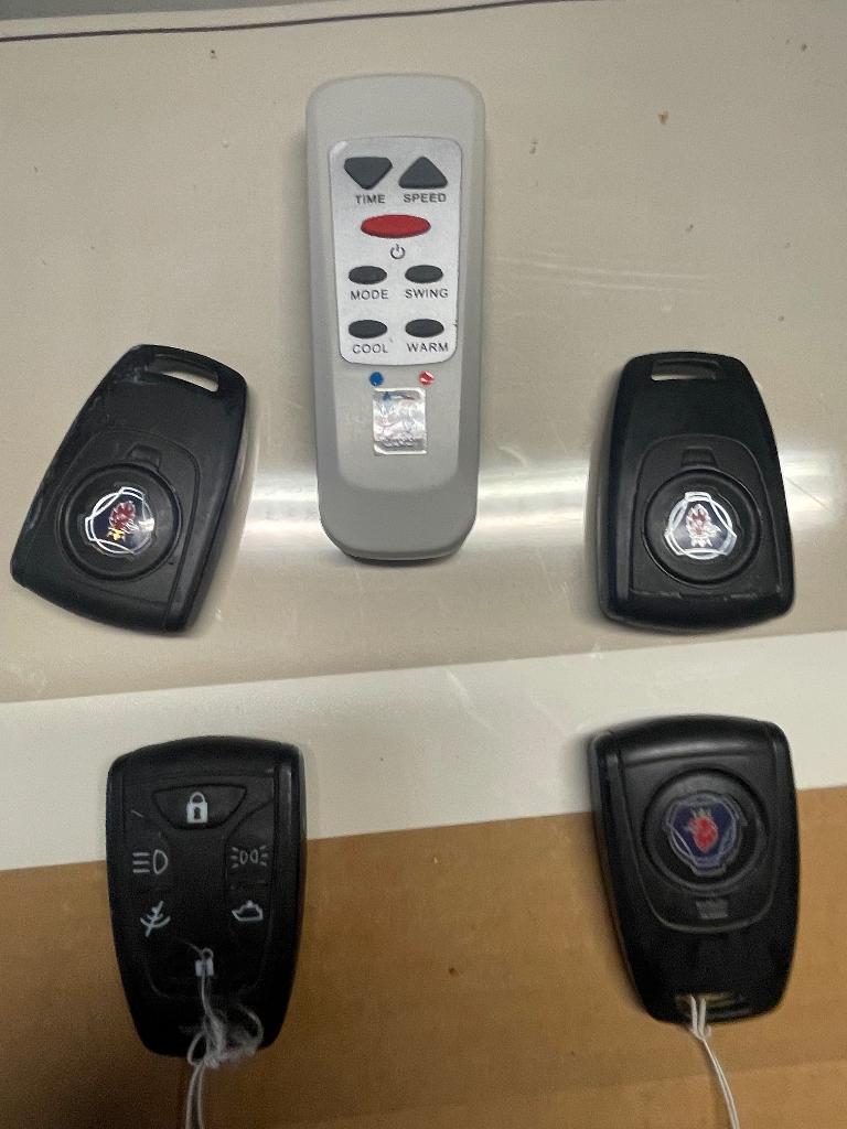 4 x afstandsbediening Scania, Auto-onderdelen, Vrachtwagen-onderdelen, Ophalen, Scania, Overige Auto-onderdelen