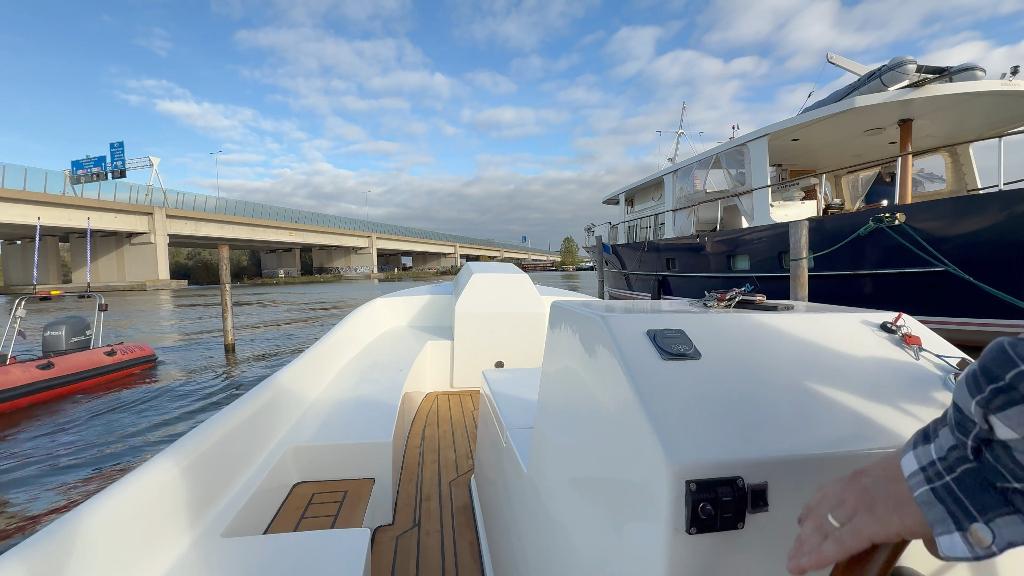 KMR 820 – 8.2m elektrische sloep | boegschroef + teak, Watersport en Boten, Sloepen, Ophalen, 10 tot 30 pk, 6 meter of meer, Elektrisch