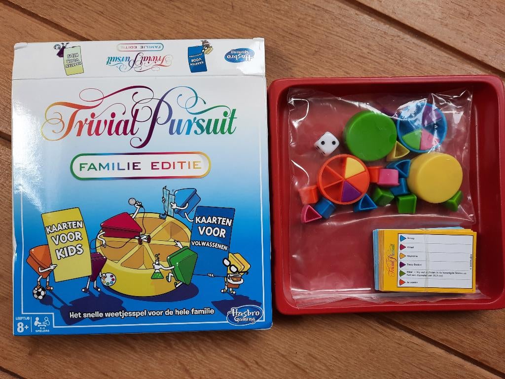 Trivial Pursuit Familie Editie Nederland - Gezelschapsspel, Hobby en Vrije tijd, Gezelschapsspellen | Bordspellen, Ophalen of Verzenden