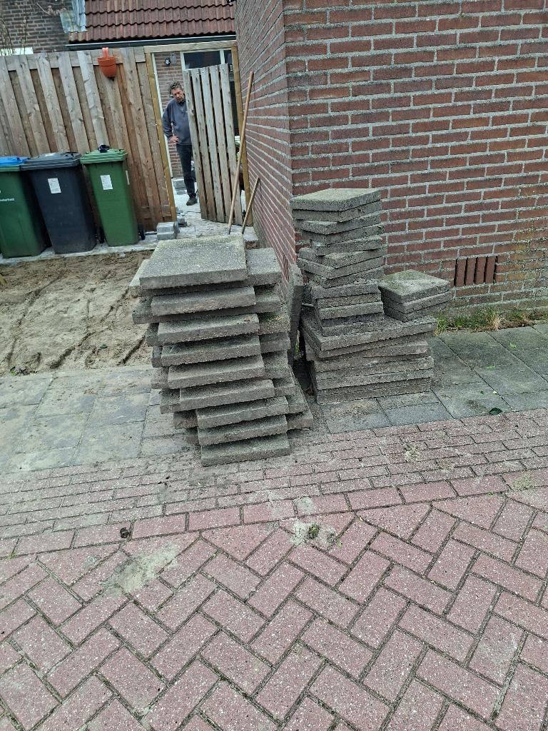 Gratis betontegels 60x40x5 26 stuks, Ophalen, Gebruikt, Beton, Terrastegels