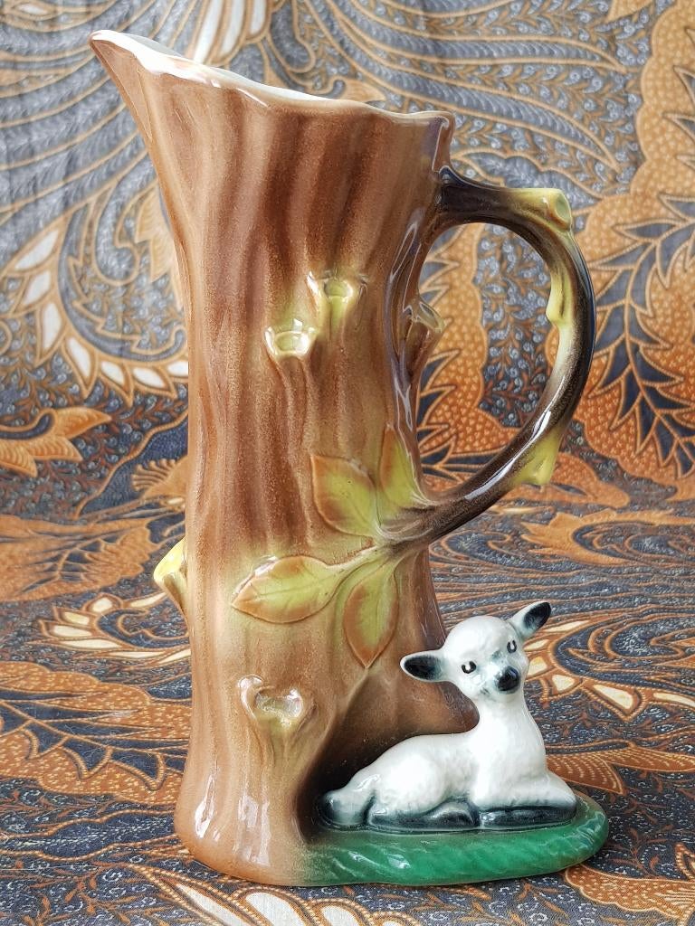 Boom met schaap mooi oud Hornsea vaasje uit Engeland 18 cm., Ophalen of Verzenden