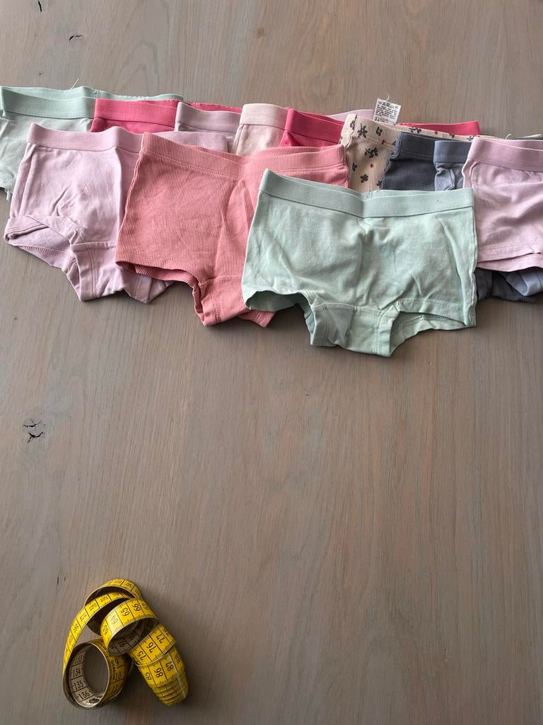12 HEMA broekjes maat 110/116, Ophalen of Verzenden, Gebruikt, Meisje, Nacht- of Onderkleding