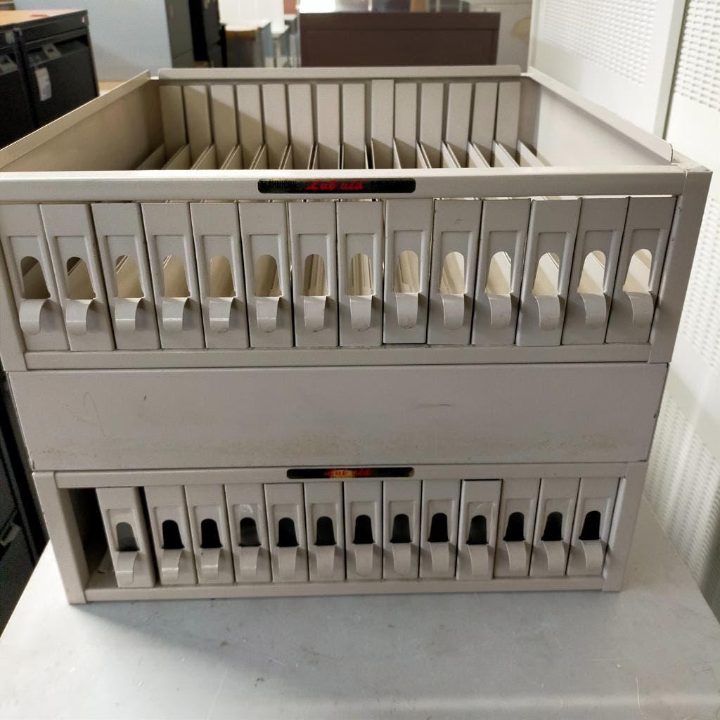 Vintage ladekast met 27 klein laadjes voor opslag dia`s of l