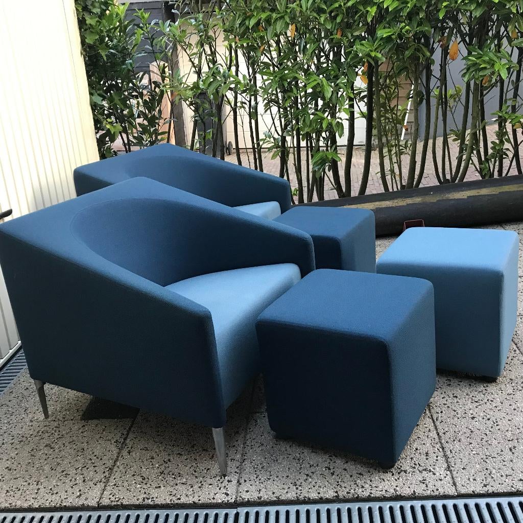 Set 2 Artifort Seven design fauteuil chair 3 voetenbank kruk, Huis en Inrichting, Fauteuils, 75 tot 100 cm, Ophalen of Verzenden