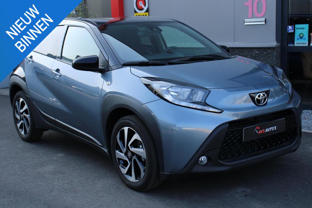 Toyota Aygo X 1.0 VVT-i MT Business TWO-TONE 14DKM, 2025, CA, Stof, Gebruikt, Euro 6, 4 stoelen