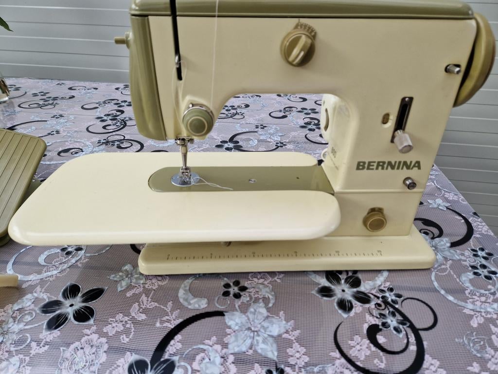 Bernina 600 naaimachine, Hobby en Vrije tijd, Naaimachines en Toebehoren, Ophalen of Verzenden, Zo goed als nieuw, Naaimachine