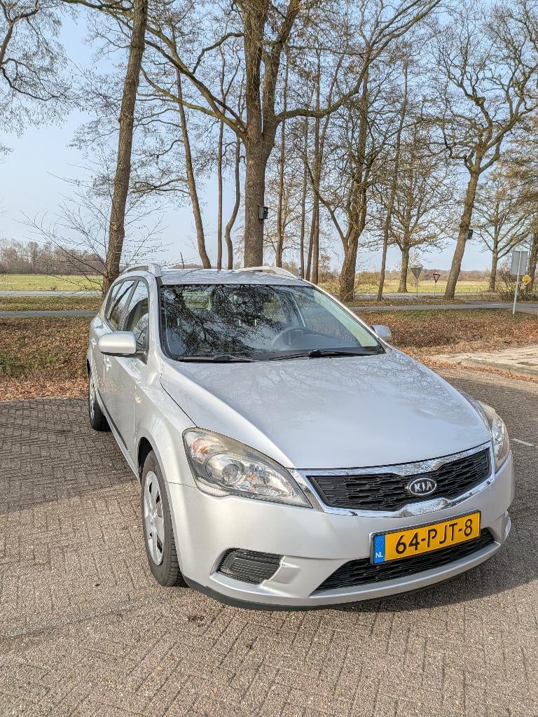 Kia Ceed 1.4 Wagon 2011 Grijs, Voorwielaandrijving, Stof, Zwart, 4 cilinders
