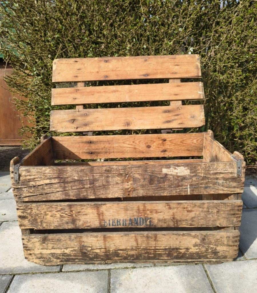 Oude eierkisten, Ophalen