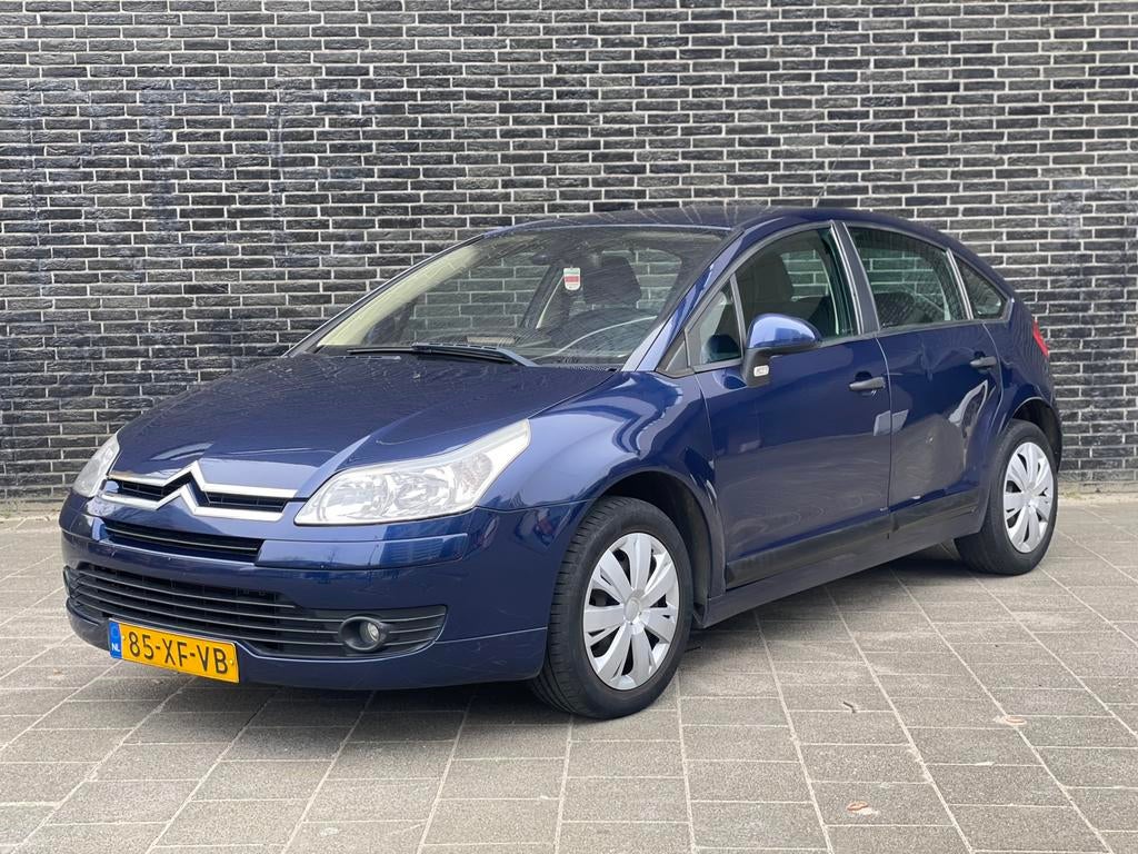 Citroën C4 1.6 16V Berline 2007 Nap ✅ Blauw Trekhaak Airco, Auto's, Citroën, Voorwielaandrijving, Stof, Zwart, Blauw