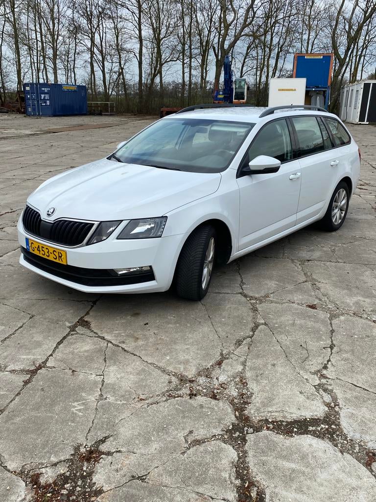 Skoda Octavia 1.5 TSI Greentech 150pk Dsg-7 nov. 2019 Wit, Auto's, Stof, 1498 cc, Zwart, 4 cilinders