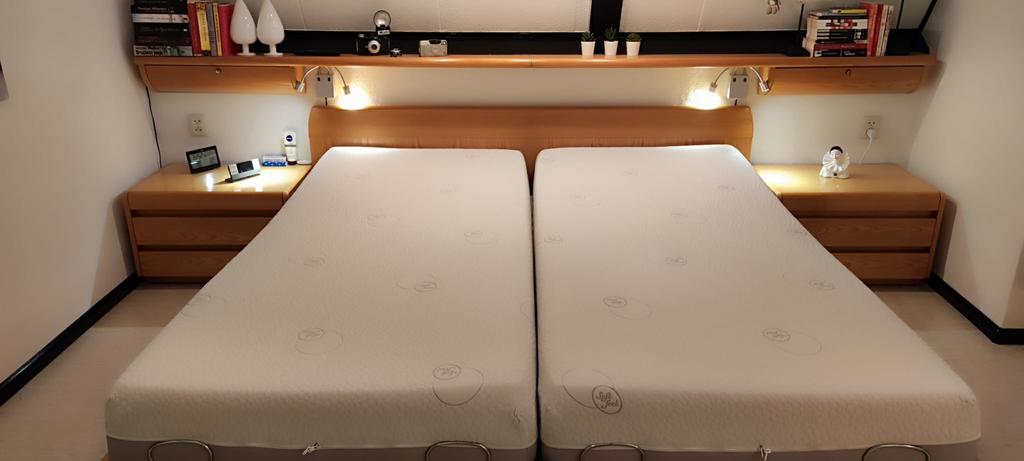 Complete slaapkamer in essenhout, Huis en Inrichting, Slaapkamer | Complete slaapkamers, Ophalen, Gebruikt, Tweepersoons