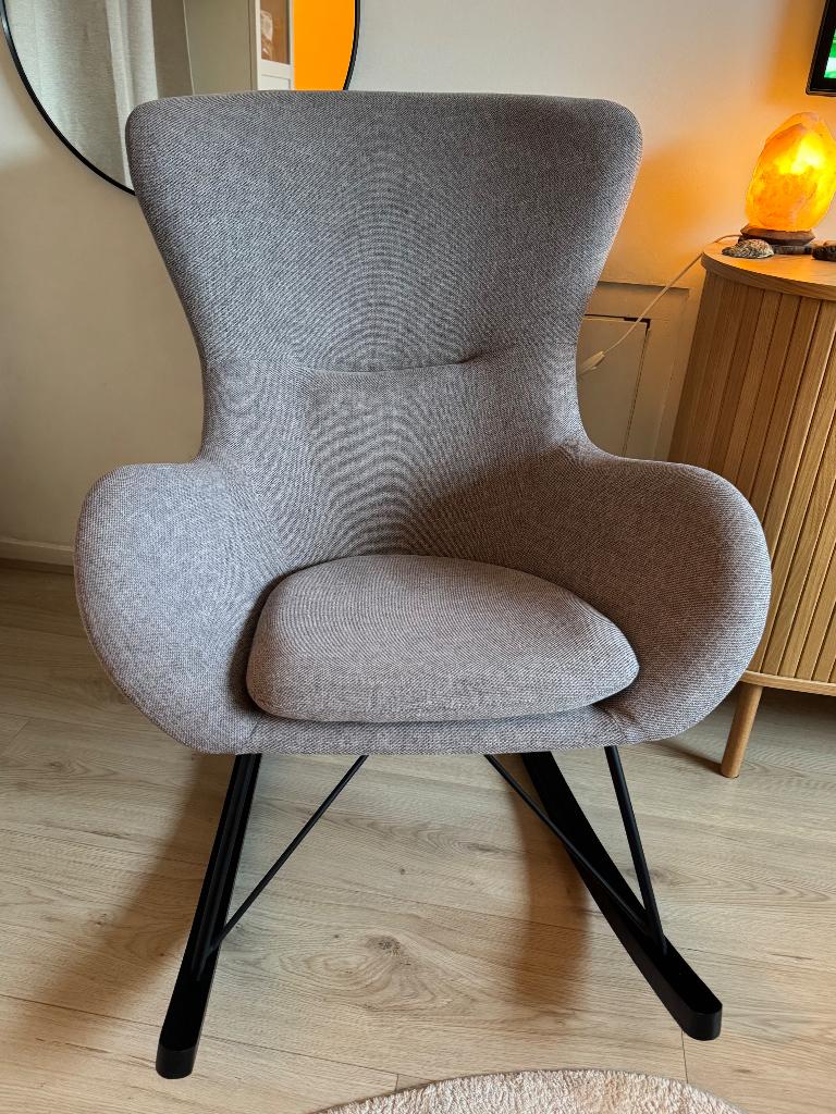 Design schommelstoel Kave Home Vania grijs, Ophalen, Zo goed als nieuw, 75 tot 100 cm, Stof