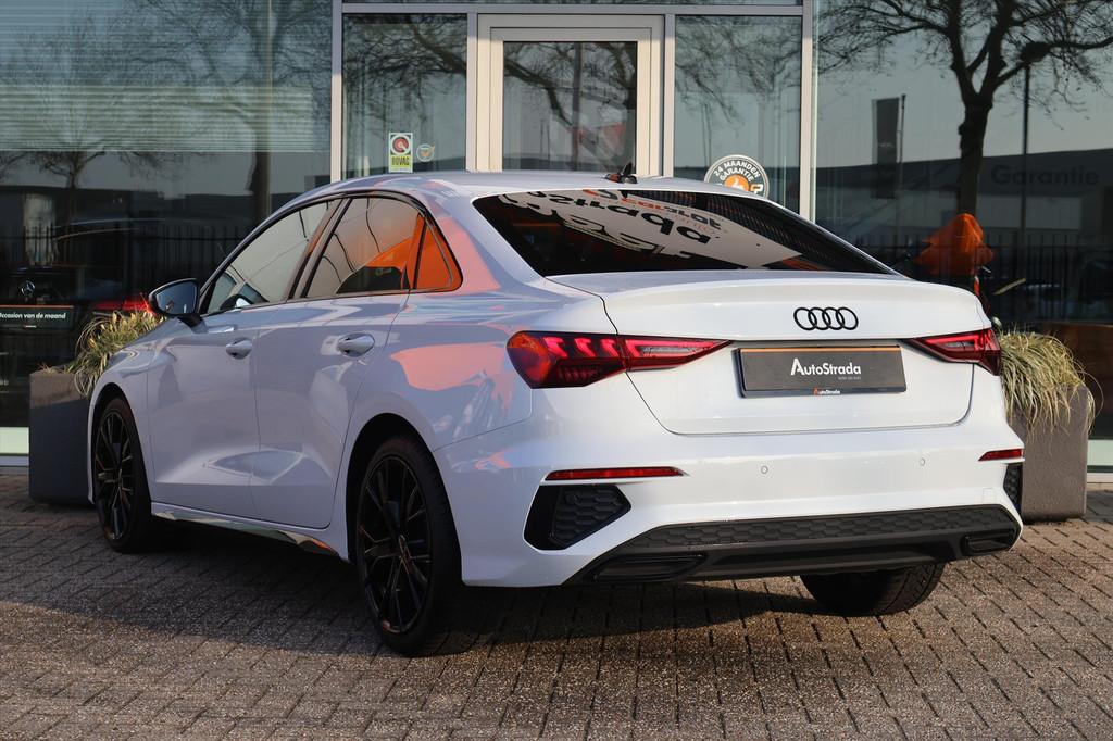 Audi A3 Limousine 30 S-Line TFSI 110pk | Virtual | Navigatie, Gebruikt, Met garantie (alle), Leder en Stof, Origineel Nederlands