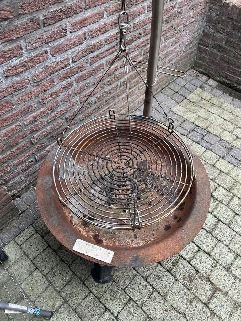 Tenneker vuurkorf/barbecue - Gebruikt maar functioneel, Ophalen, Gebruikt