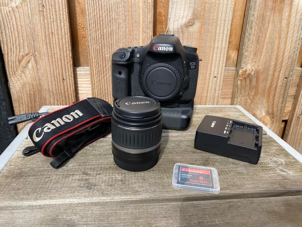 Canon 7D met grip, Audio, Tv en Foto, Fotocamera's Digitaal, Ophalen of Verzenden, Zo goed als nieuw, Canon, Geen optische zoom