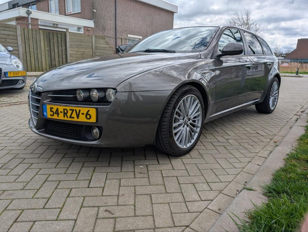 Alfa Romeo 159 1.750 Turbo SW tbi 2011 Grijs, Voorwielaandrijving, 4 cilinders, Origineel Nederlands, Stationwagon