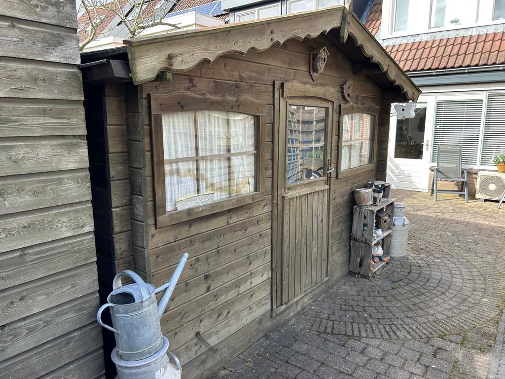 Gratis tuinhuis / blokhut in Alkmaar, Ophalen, Tuinhuis, 250 tot 500 cm, 2 ramen