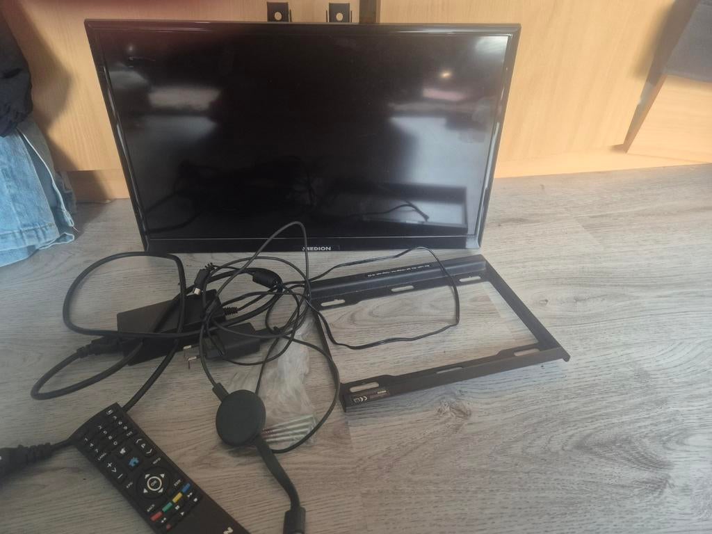 Medion TV met Chromecast en afstandsbediening,, 50 Hz, HD Ready (720p), Minder dan 40 cm, Smart TV