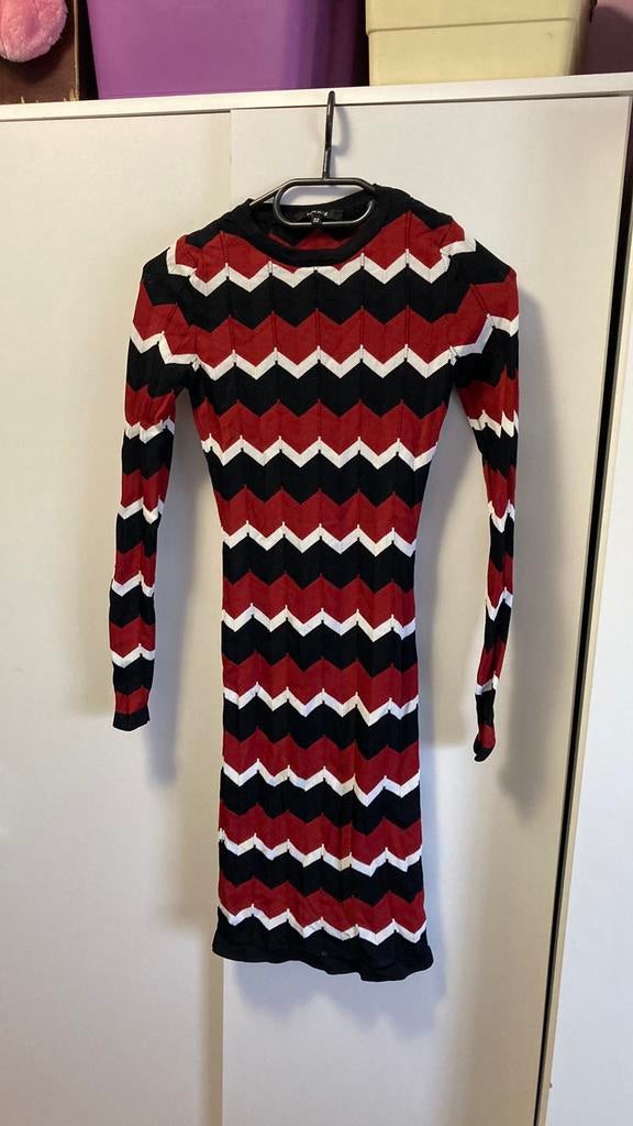 Nieuw - Jurk Nikkie XS, Zwart, Nieuw, Ophalen of Verzenden, Knielengte