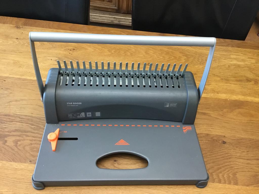 Ringbandapparaat Star Binder - Compleet met ringen & hoezen, Diversen, Ophalen of Verzenden, Gebruikt