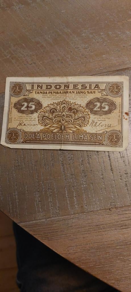 Oud geld. Laatste foto 30 x, Ophalen of Verzenden, Overige landen