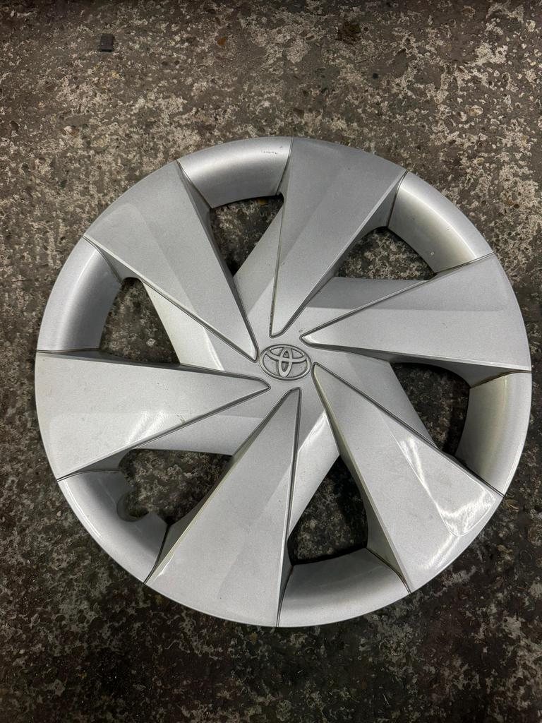 Toyota aygo wieldoppen - 15 inch - 42602-0H110, Auto diversen, Wieldoppen, Ophalen of Verzenden, Gebruikt