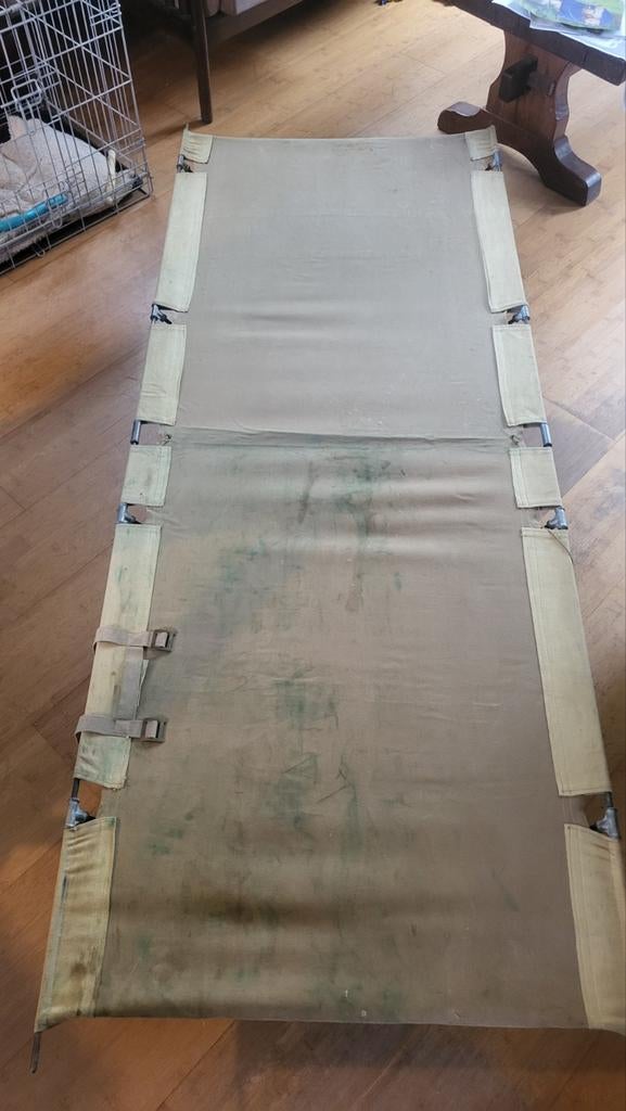 Twee Kampbedjes, Doe-het-zelf en Verbouw, Platen en Panelen, Ophalen, Gebruikt