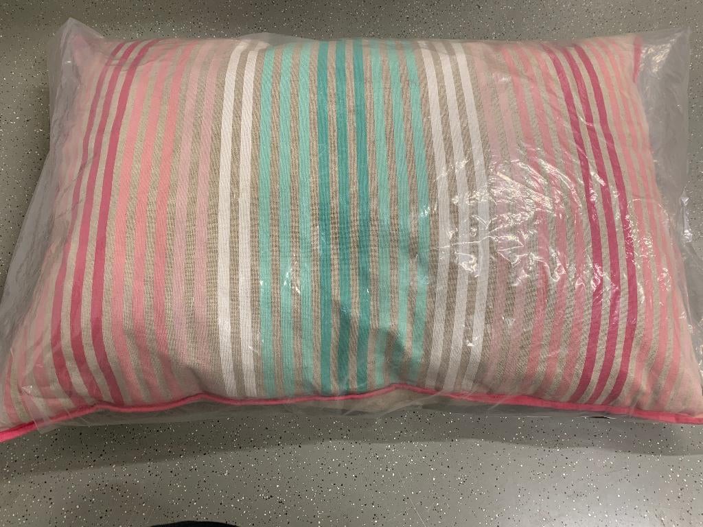 groot kussen van Riverdale nieuw twv € 65,00, Ophalen of Verzenden, Nieuw, Rechthoekig