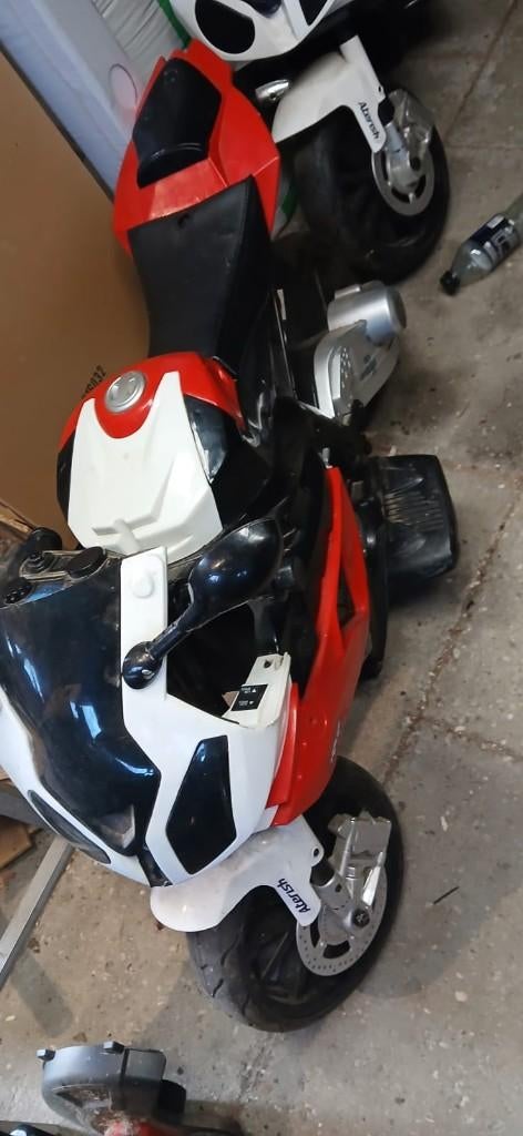 Kindermotor (2x) BMW S100RR, Ophalen, Gebruikt