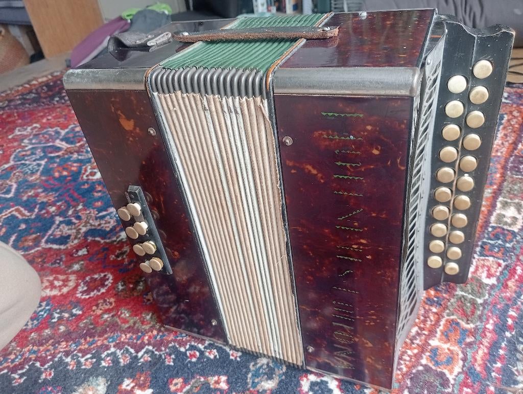 Hohner Corona, Gebruikt, Overige formaten, Ophalen of Verzenden, Knopaccordeon